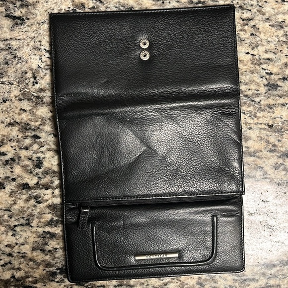 Kenneth Cole Reaction Black Leather Clutch - Picture 12 of 12